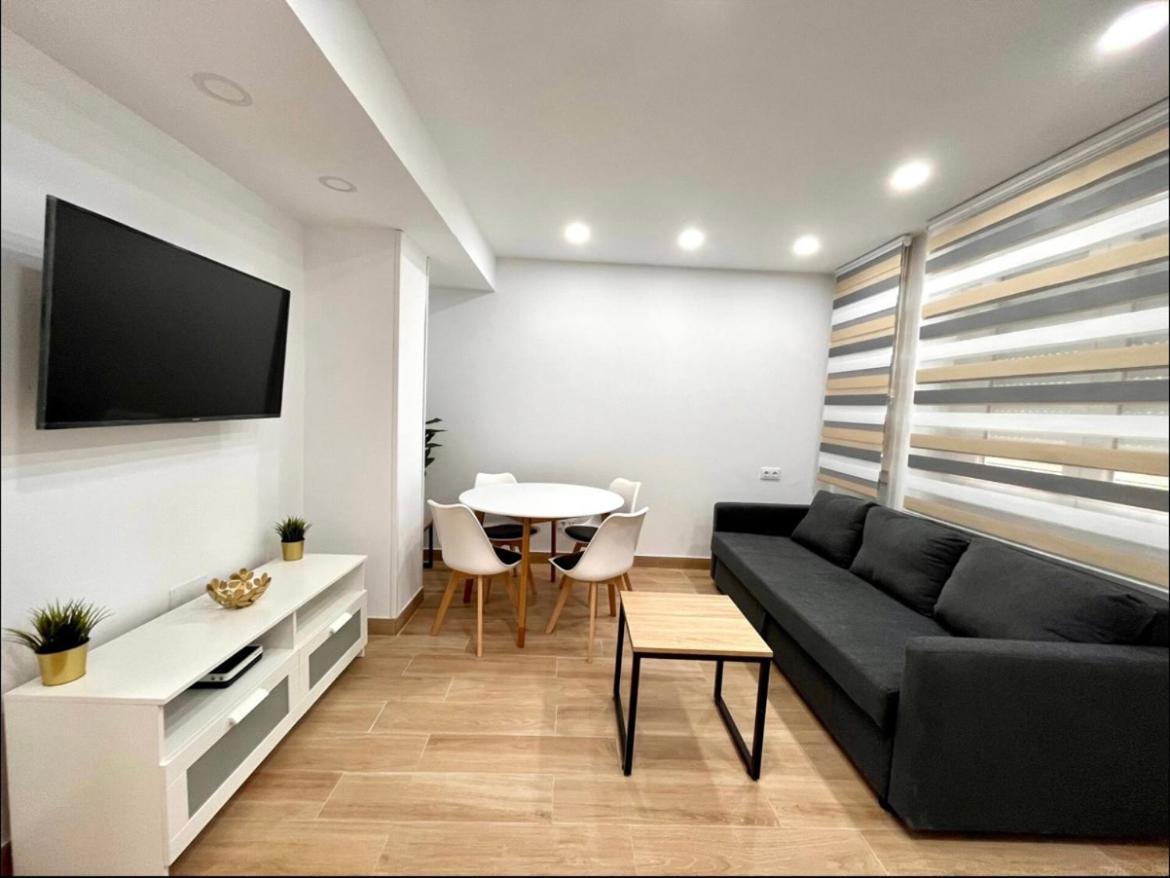 Maximilian Dreams Apartment มาดริด ภายนอก รูปภาพ