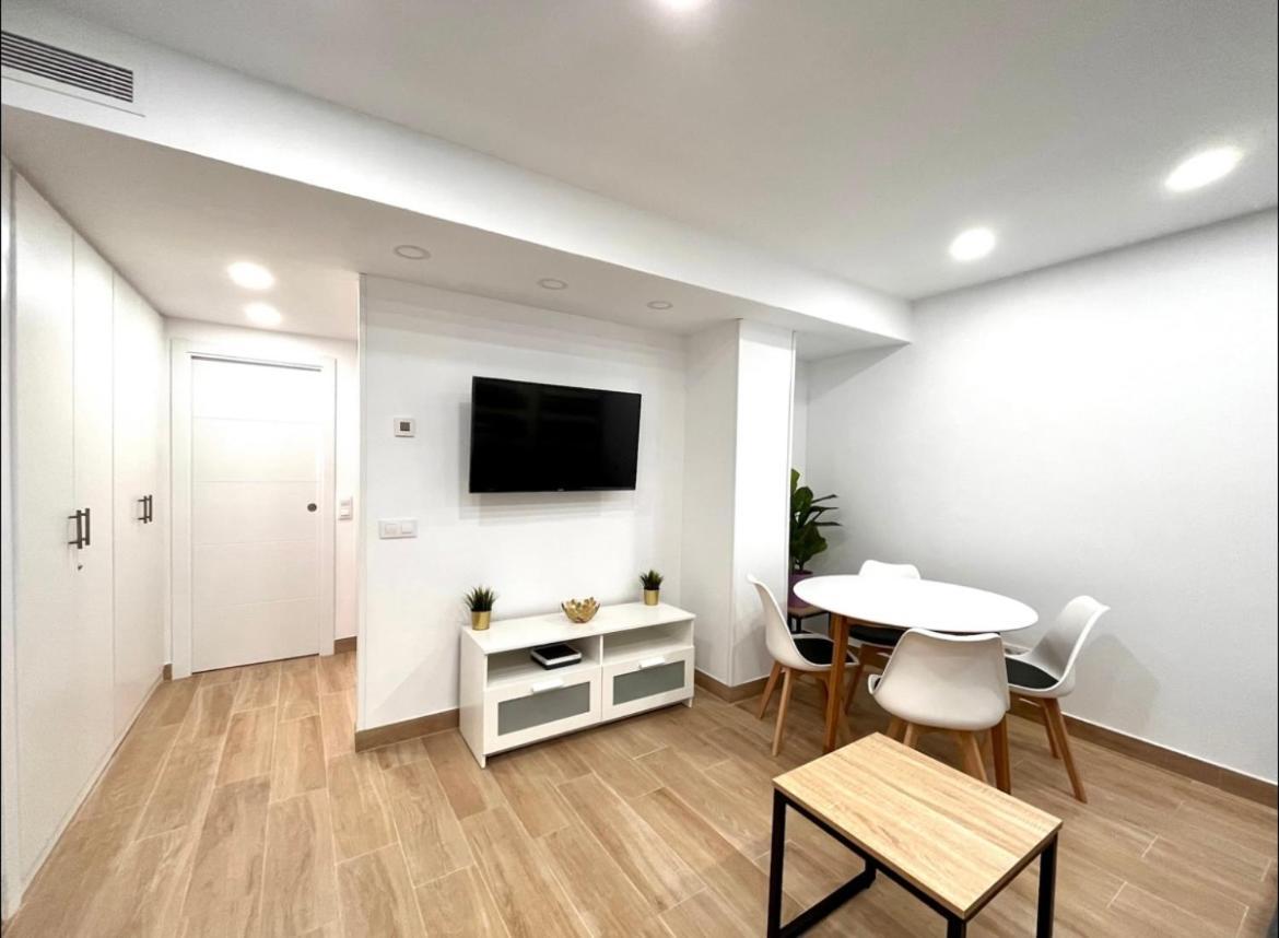 Maximilian Dreams Apartment มาดริด ภายนอก รูปภาพ